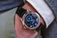 Patek-Philippe-Annual-Calendar-5205G-Gradient-Blue-1-768x512.webp