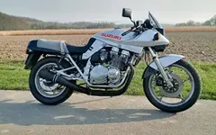Suzuki_GSX_1100_010_Sonnengelber.webp