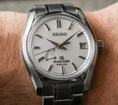 Seiko-Grand-Seiko-62GS-Hi-Beat-Spring-Drive-Watches-For-2015-aBlogtoWatch-8.webp