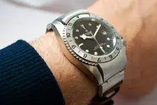 Tudor-Black-Bay-P01-4-Horas-y-Minutos-1024x683.webp