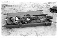 1943, Tunisie, POW allemand blesseÂ´ pendant la bataille de Sened.webp