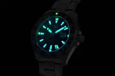 https___hypebeast.com_image_2020_04_tag-heuer-2020-batman-aquaracer-gmt-002.webp