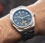 Vacheron-Constantin-Overseas-Tourbillon-14.webp