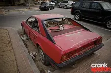 ferrari-mondial-abandonado-3.webp