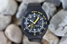 Doxa-SUB-300-Carbono.webp