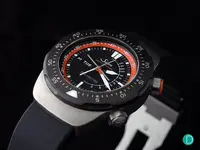 sinn-ezm12-oblique-crown.webp