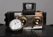 reloj y monobloc.webp reloj y monobloc.webp