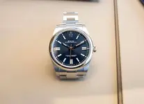 Rolex-Oyster-Perpetual-41-mm-124300-azul-Horas-y-Minutos-3.webp