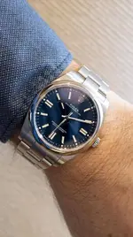 Rolex-Oyster-Perpetual-41-mm-124300-azul-Horas-y-Minutos-2.webp
