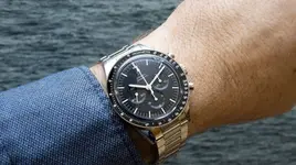 Omega-Speedmaster-Moonwatch-321-6-Horas-y-Minutos-1024x574.webp