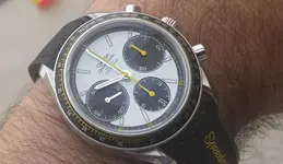 OMEGA speedy racing.webp