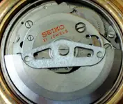 SEIKO 5 GOLD MOV2.webp