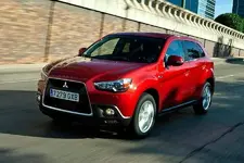 mitsubishi_asx_dinamica_tres_cuartos-E7FF56F6B2EE68AFxx900xx0.webp