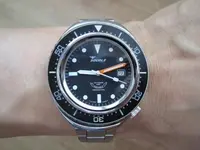 343189-squale-101atm-wrist.webp