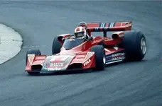 800px-Stommelen_auf_Brabham_1976.webp