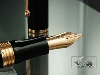 Fountain-Pen-Black-Resin-Rose-gold-trim-ISDUR-RC-3.webp