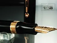Fountain-Pen-Black-Resin-Rose-gold-trim-ISDUR-RC-4.webp