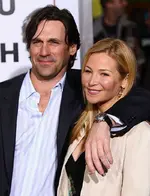 anerai-love-man-la-premiere-2009-jon-hamm-jennifer.webp